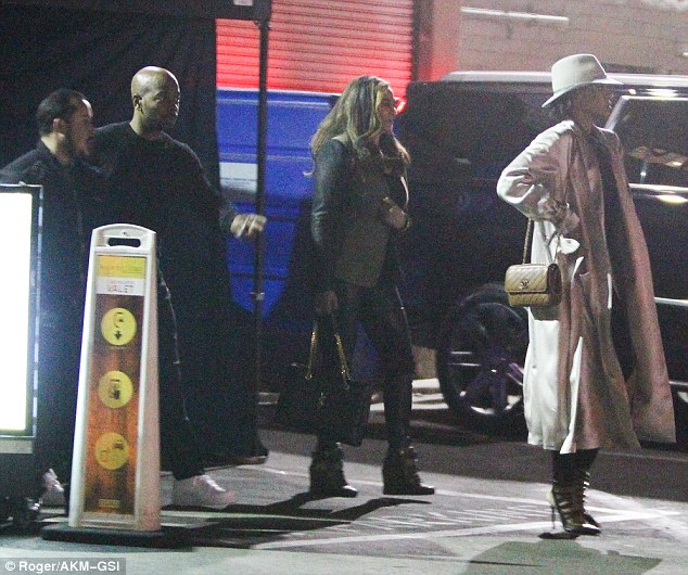3B06A60F00000578-3999222-Where_s_the_b_day_boy_Beyonce_and_Jay_Z_weren_t_seen_coming_or_g-a-1_1480877283687_1.jpg