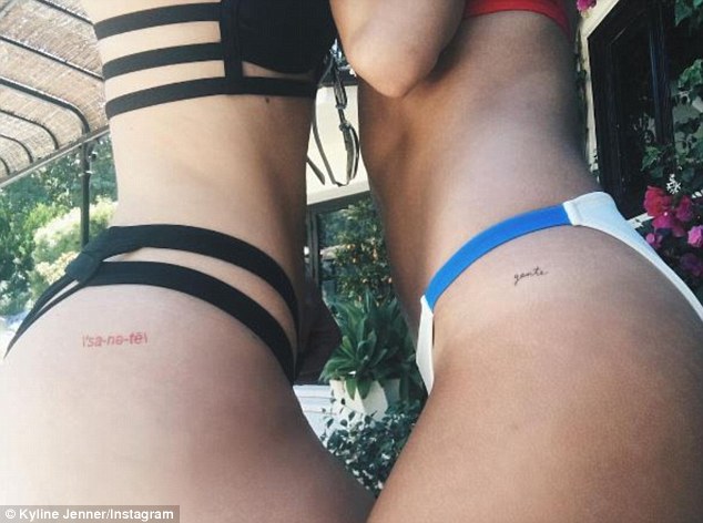 3BCB320C00000578-4082922-What_s_hip_A_very_popular_place_for_a_tattoo_is_the_hip_Kylie_Je-m-32_1483409538911.jpg
