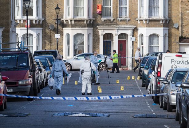 PAY-Police-launch-murder-hunt-in-Bow-East-London.jpg