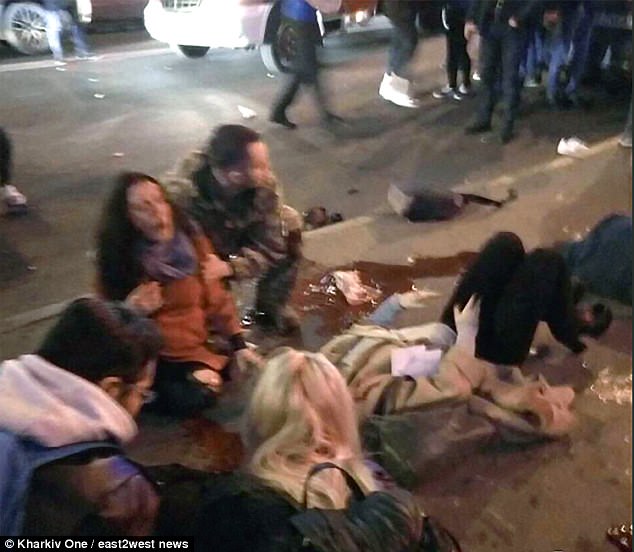 457B782E00000578-4995936-Distressing_video_showed_the_wounded_crying_out_for_help_after_t-a-32_1508414052246.jpg