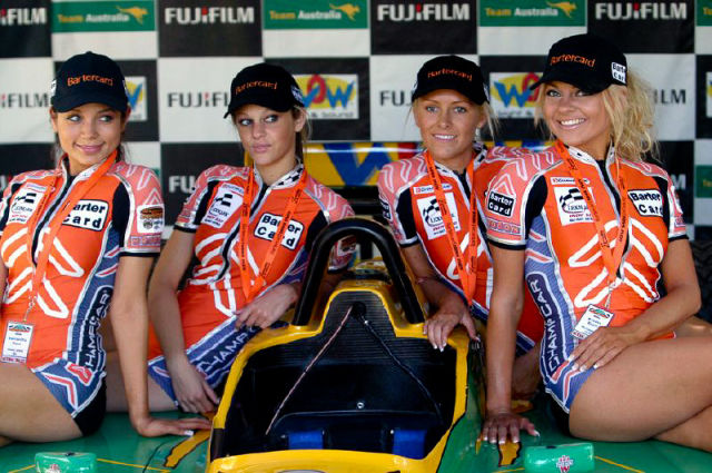 grid_girls_the_no_1_highlight_of_formula_one_racing_by_far_640_44.jpg
