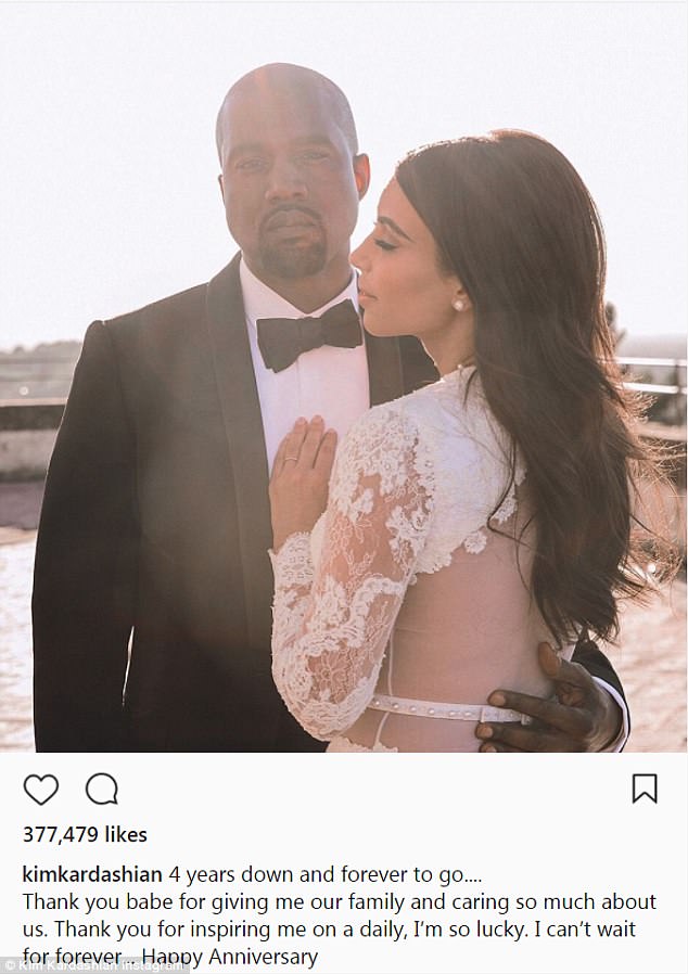 4C96884900000578-5767097-Happy_lady_Kim_Kardashian_shared_a_lot_of_praise_for_her_husband-m-17_1527169918433.jpg