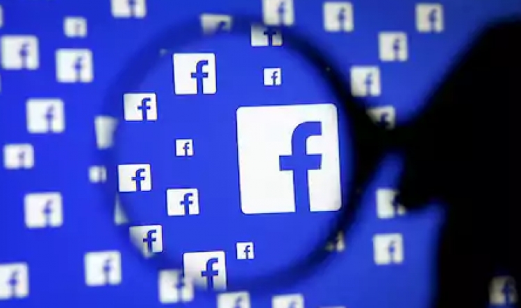 Facebook sërish nën akuzë, edhe adoleshentët i largohen