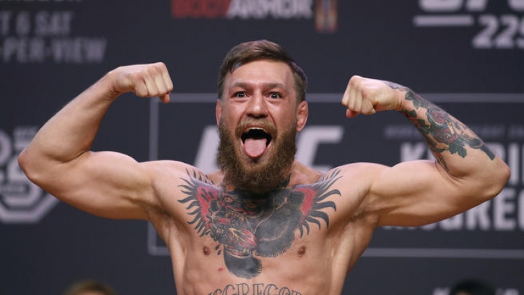 McGregor sjell çudinë e radhës, sfidon në duel aktorin e famshëm Hollywood-ian