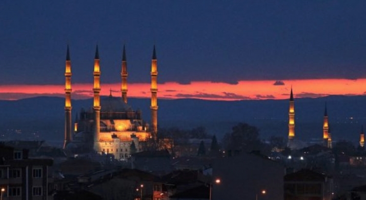 Në Turqinë e ‘sulltanit’ Erdogan shtohet numri i ateistëve