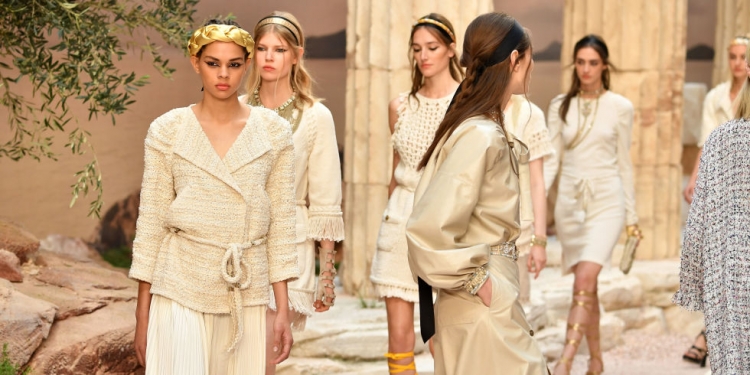 Chanel frymëzohet nga antikiteti grek dhe...Dolce & Gabbana?! [FOTO]