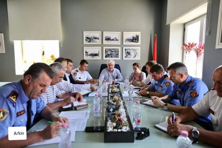 Vlorë, Ministri i Brendshëm Fatmir Xhafaj takim me strukturat drejtuese të Drejtorisë Vendore të Policisë