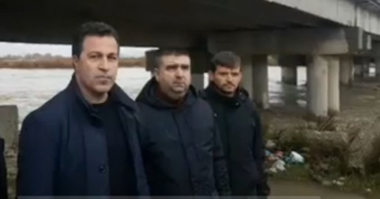 Ministri Niko Peleshi paralajmëron gjendjen kritike për lumin Vjosa: “Largohuni sa më shpejt të jetë e mundur”