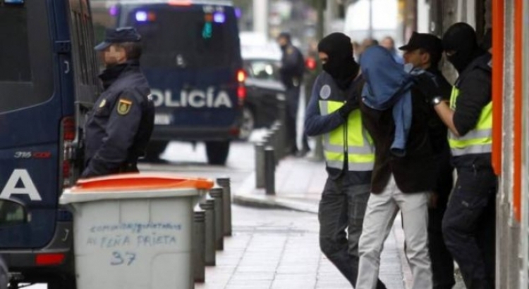 Spanjë arrestohet një shtetas shqiptar i akuzuar si kreu i një bande që ka grabitur 52 banesa