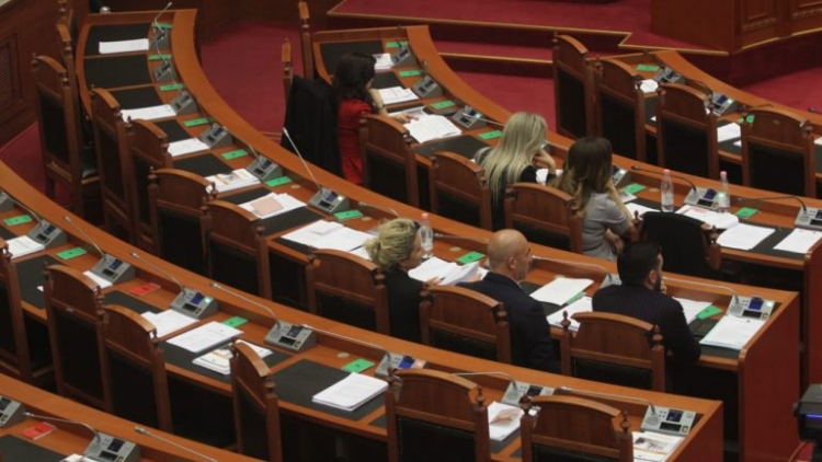 Ja dhe sa deputetë duhen për zëvendësimin e plotë të opozitës në Parlament