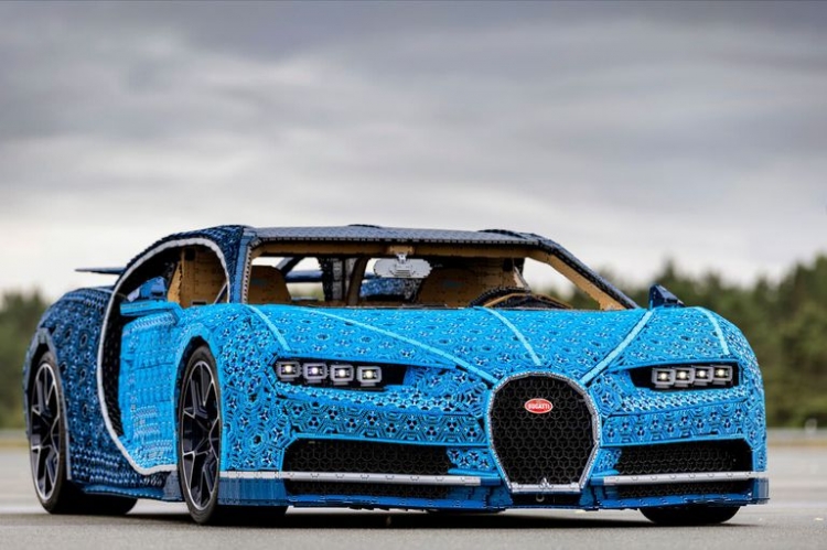 Bugatti Chiron tani në version Lego