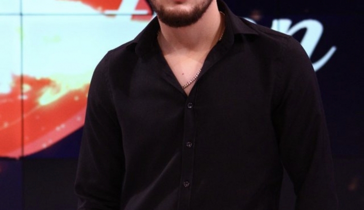 Ish-konkurrenti plas ‘’bombën’’: 'Kam bashkëjetuar me një nga vajzat e ‘’Për’puthen’’, ishim bashkë deri ...'