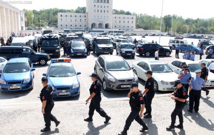 Miratohet vendimi, rriten pagat e policëve brenda dhe jashtë orarit të punës