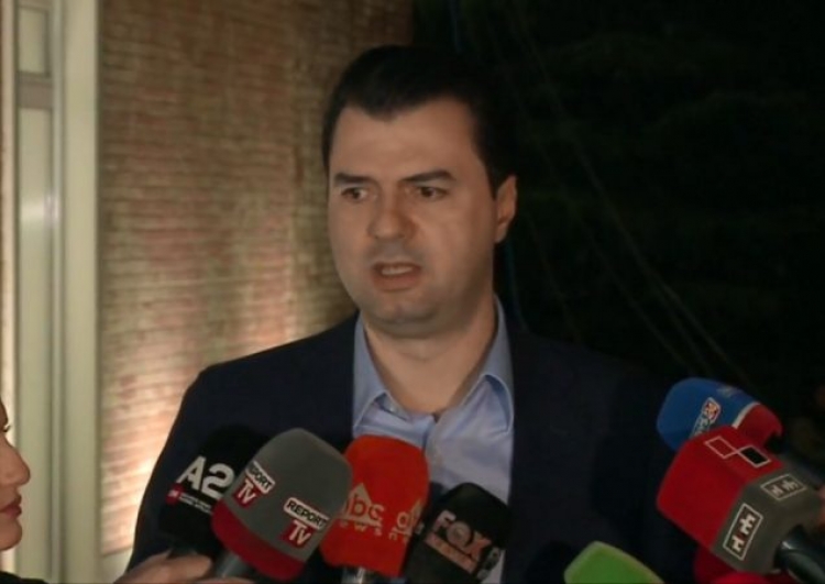 Ç’do të ndodhë pas ‘’djegies’’ së mandateve, Basha: ‘’Vijojmë me protestat në Tiranë dhe rrethe’’