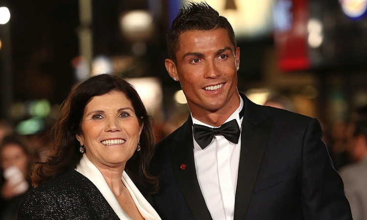 Nëna e Cristiano Ronaldos reagon për kalimin e sulmuesit në Itali, ja çfarë thotë ajo