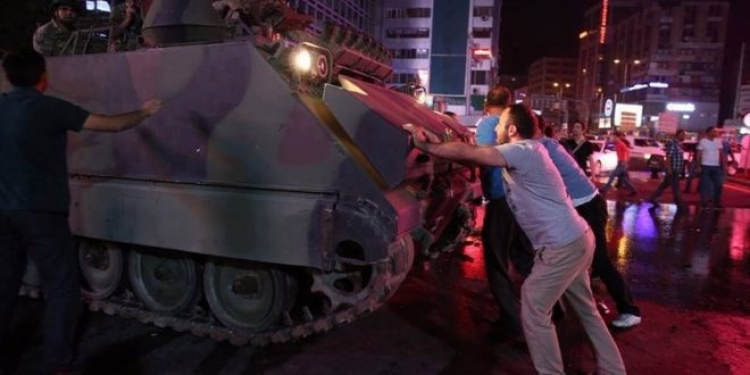 Amnesty International, fati i keq i turqve që mbetën në rrugë pas grushtit të shtetit
