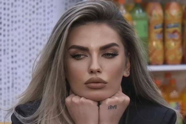 Ç'po ndodh me Beatrix? Këngëtarja në gjendje jo të mirë emocionale pas daljes, REFUZON edhe miqtë e saj!