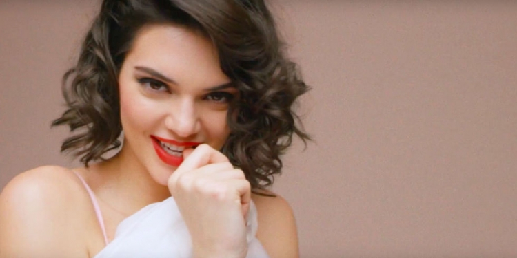 Kendall Jenner njësoj si Marlyn Monore [FOTO/VIDEO]