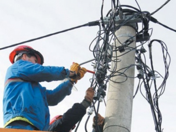 Fier, arrestohen 2 elektiçistë, arsyeja është vdekja e kolegut të tyre si shkak i shkeljes së rregullave të mbrojtjes në punë