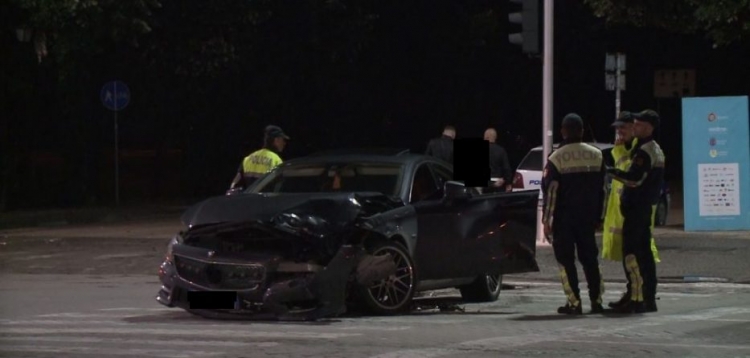 Aksident i rëndë me dy të vdekur në Tiranë, përplasje fatale e makinave