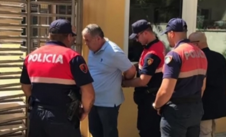 Ndodh edhe kështu! Fitoi Lotarinë Amerikane, por mashtroi, arrestohet 41-vjeçari sapo del nga ambasada në Tiranë! [FOTO]