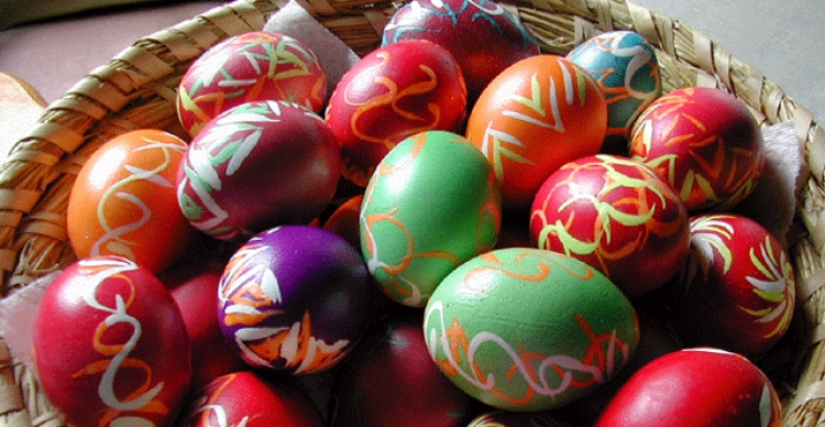 Besimtarët katolikë festojnë sot ditën e Pashkëve. Rama, Meta dhe Basha urojnë besimtarët në këtë ditë të bekuar për ta