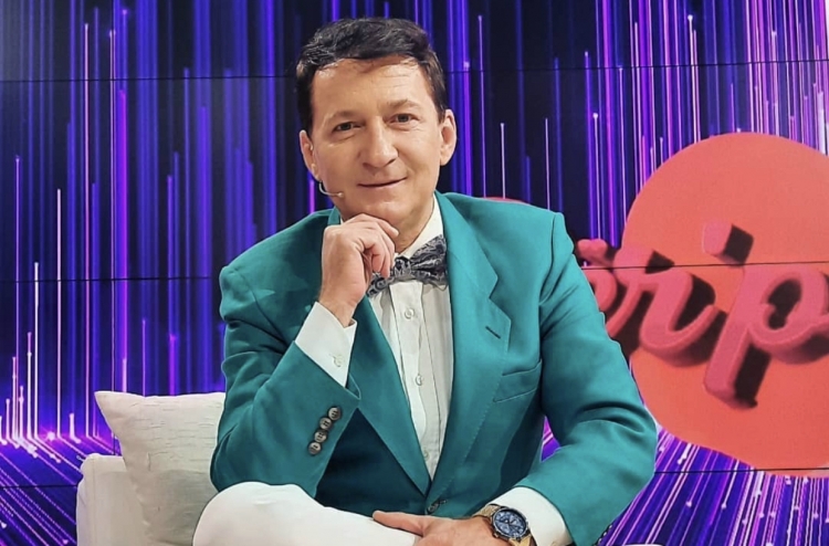 Para famës, kështu dukej opinionisti i njohur, Arjan Konomi para 20 viteve!