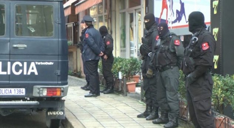 Blindohet Tirana/ Si në ''shtetrrethim'', para fillimit të protestës [VIDEO]