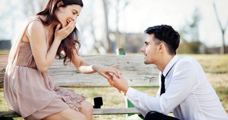 10 shenjat që tregojnë se ai dëshiron të martohet me ju