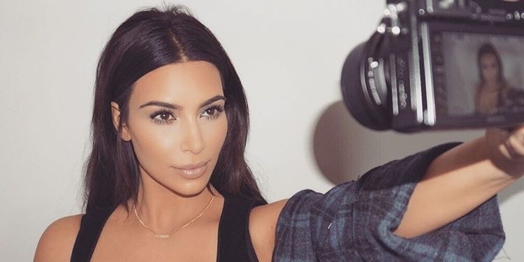 Kjo është “selfie” e parë e Kim Kardashian për këtë vit [FOTO]