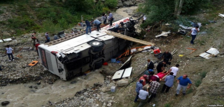 Autobusi bie nga ura, 14 fëmijë humbin jetën pasi ktheheshin nga ekskursioni