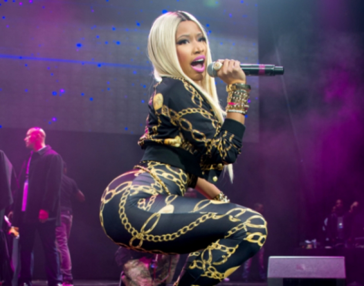 Nicki Minaj provokon me forma bombastike...[VIDEO]