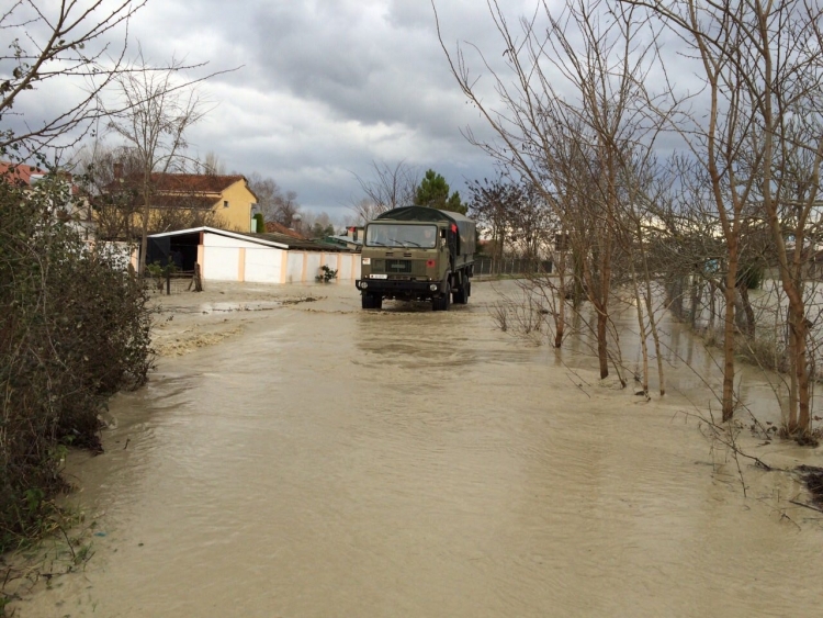 Qeveria e Maqedonisë ofron 6 milionë denarë për përmbytjet në Shqipëri
