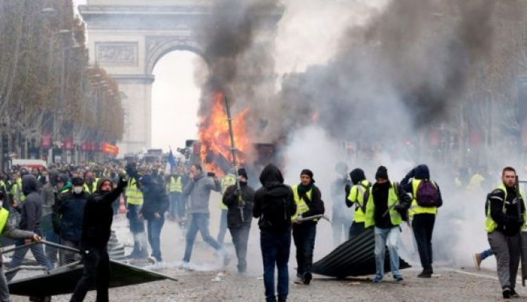 Nuk ndalen protestat e jelekëve të verdhë, blindohet Parisi