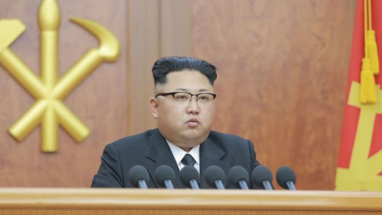 Kim Jongu 'Butonin e raketave bërthamore e kam në tavolinë'