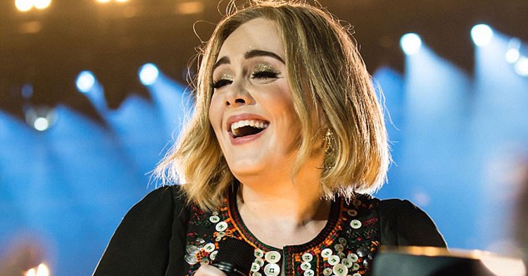 BBC paralajmëron Adele për gojën e 