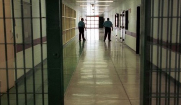 Ministrja e Drejtësisë Etilda Gjonaj paralajmëron: “Nuk do të ketë amnisti për të burgosurit në vitin 2017”