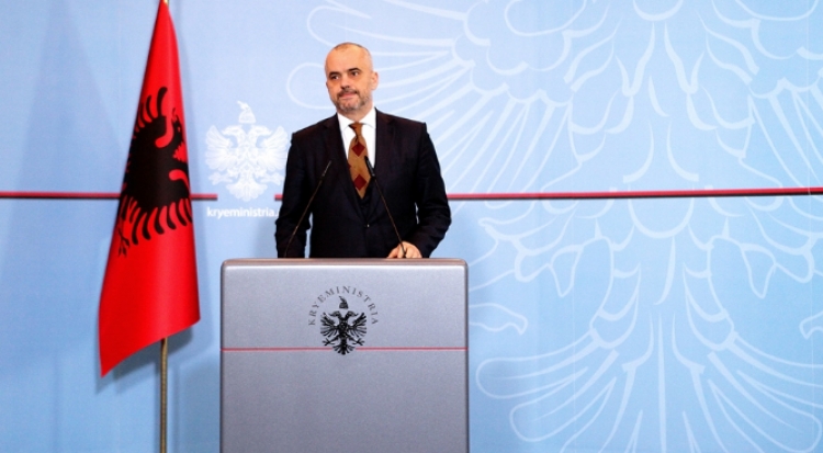 Edi Rama “thumbon” Bashën: Nuk keni parë gjë akoma!