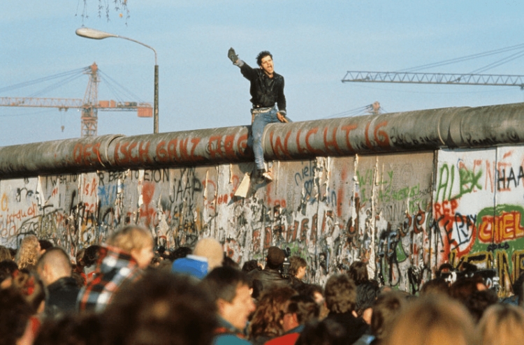 Gjermaninë pas 30 vitesh sot e ndan një ''mur ekonomik''