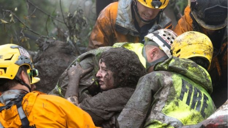 Katastrofa natyrore në Kaliforni, ekipet e shpëtimit vazhdojnë kërkimet