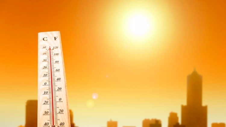Temperaturat arrijnë rekord sot dhe nesër, por fundjava paska të papritura