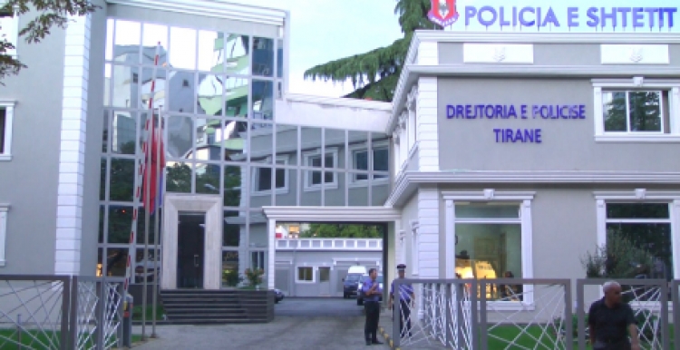 Tiranë, grabitet dyqani i telefonëve, në kërkim autorët
