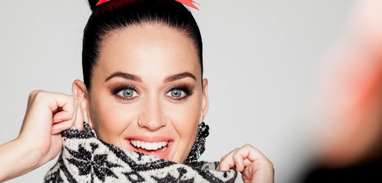 Katy Perry rikthen buzëqeshjen për viktimën e tragjedisë. Kujdes, pamje të rënda!