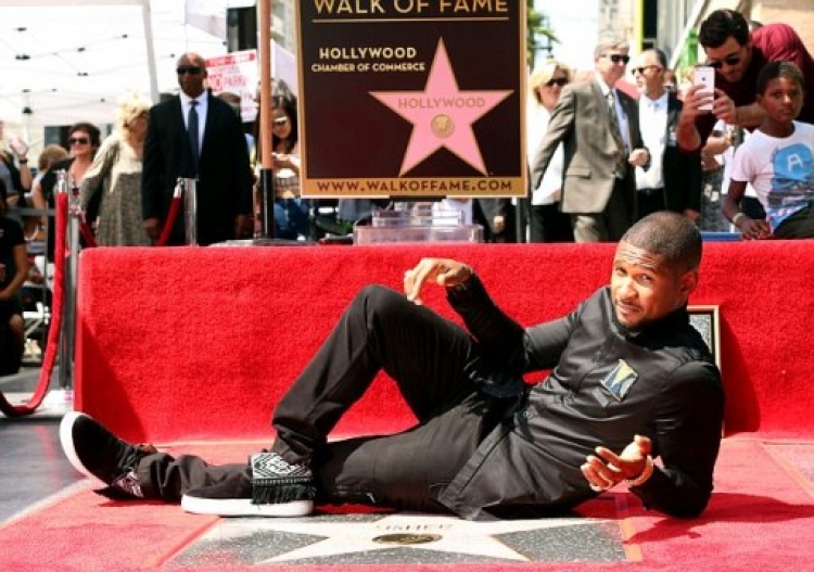 Një yll në “Walk of Fame” për Usher [FOTOVIDEO]