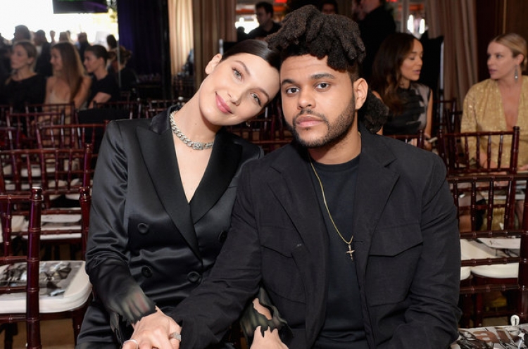 Bella Hadid dhe The Weeknd sapo bënë zyrtare lidhjen e tyre në Instagram? Shikoni çfarë postojnë [FOTO/VIDEO]