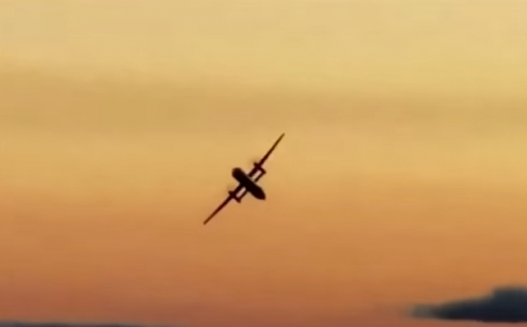 SHBA, mekaniku rrëmben një avion udhëtarësh, por përplaset në një ishull [VIDEO]
