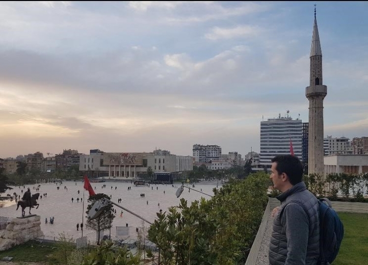 “Le Figaro”: Si po ndryshon Tirana, qyteti i konceptuar nga Mussolini