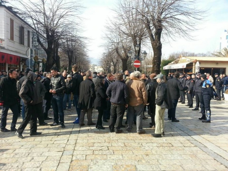 U hoqën nga skema e ndihmës ekonomike, protestë nga qytetarët në Shkodër