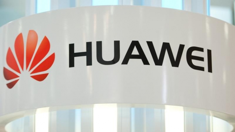 Huawei u heq pagën dy punëtorëve mbas këtij postimi. Ja çfarë gabimi kanë bërë ata (FOTO)