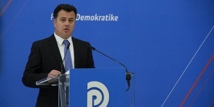 Deputeti Flamur Noka: Mijëra ton hashash ruhen në depo e magazina shtetërore